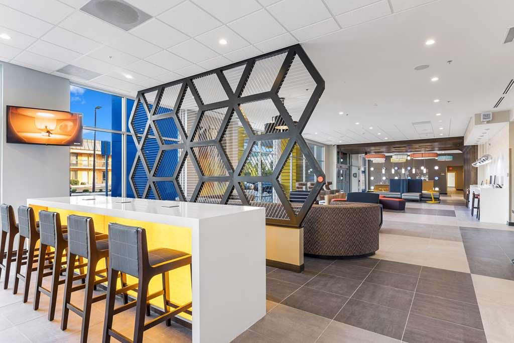 Glo Best Western Savannah-Gateway I-95 Интерьер фото